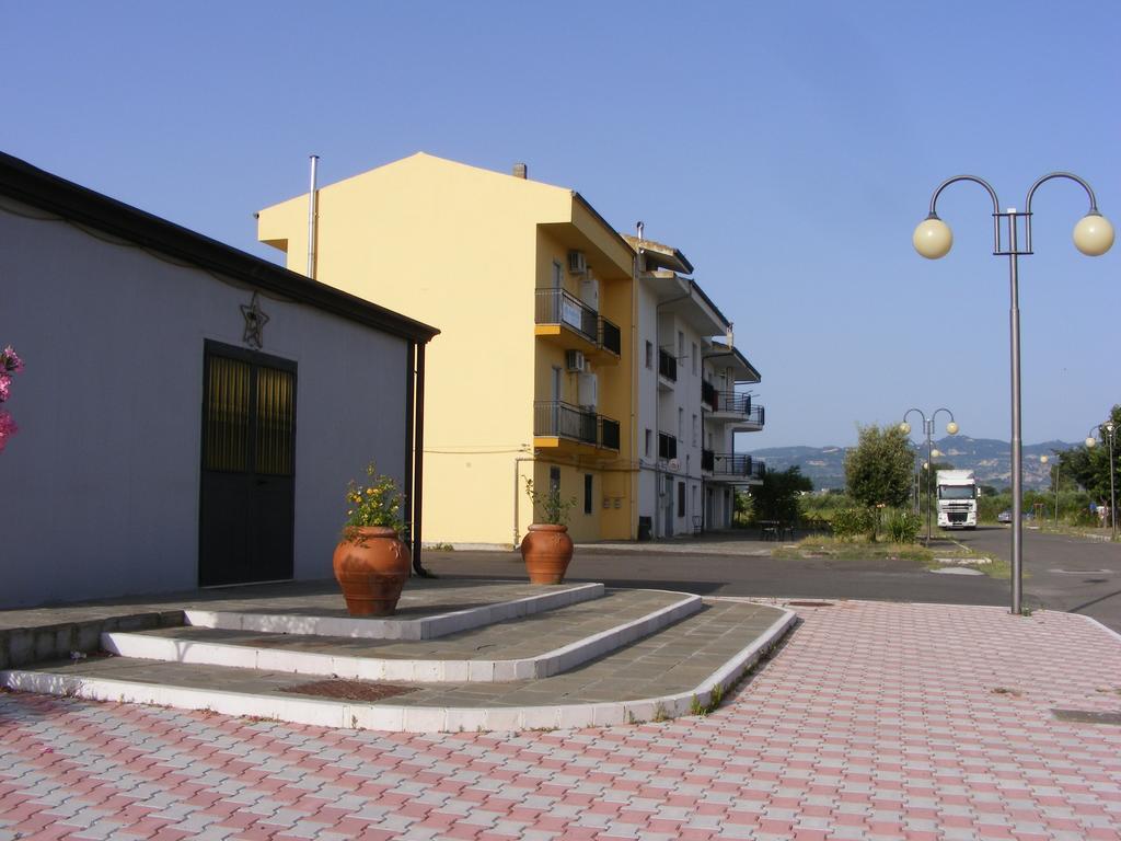 Casa Vacanze Isabella Aliano Exteriör bild